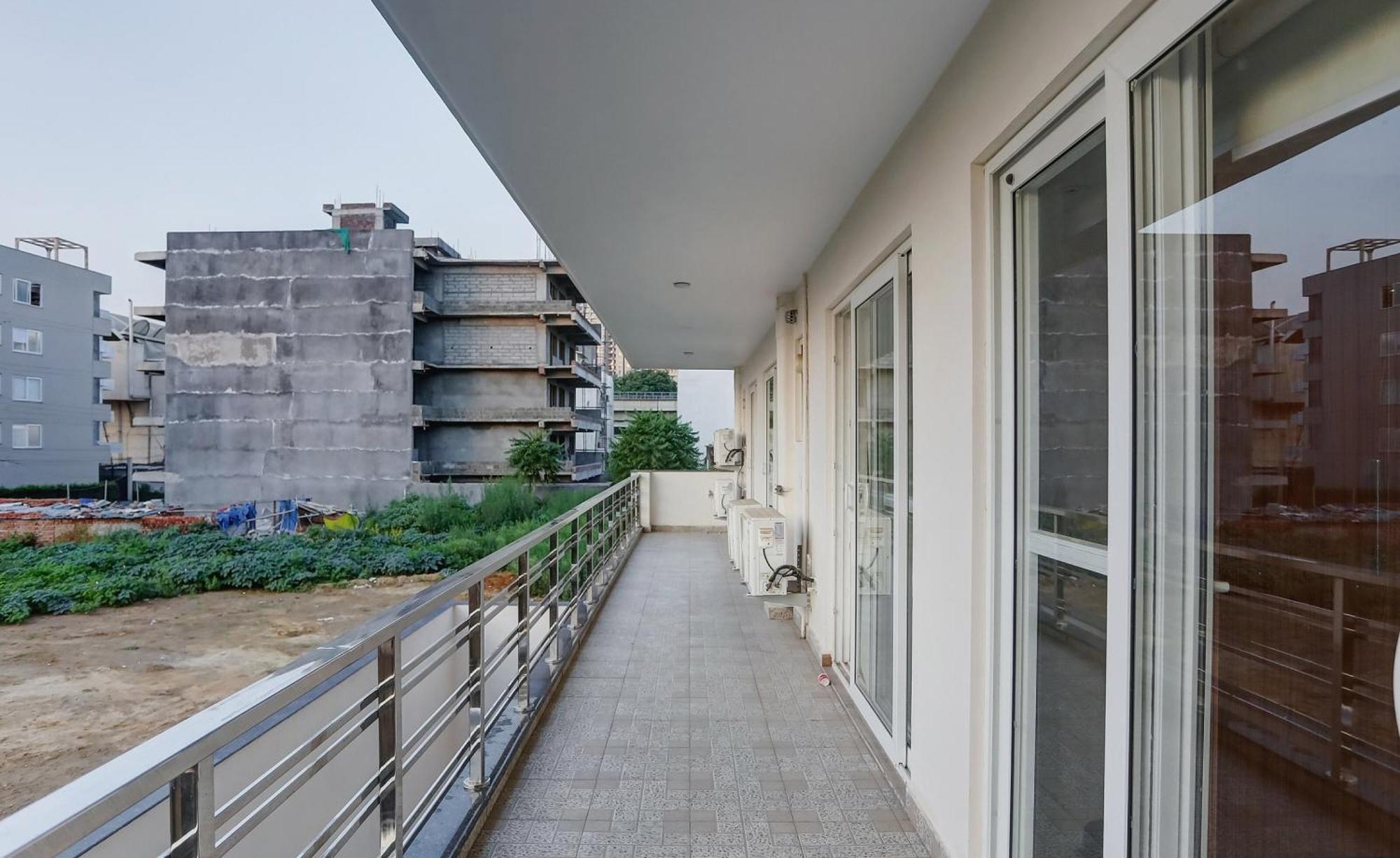 Collection O The Doors Near Appu Ghar Hotel Gurgaon Exterior photo